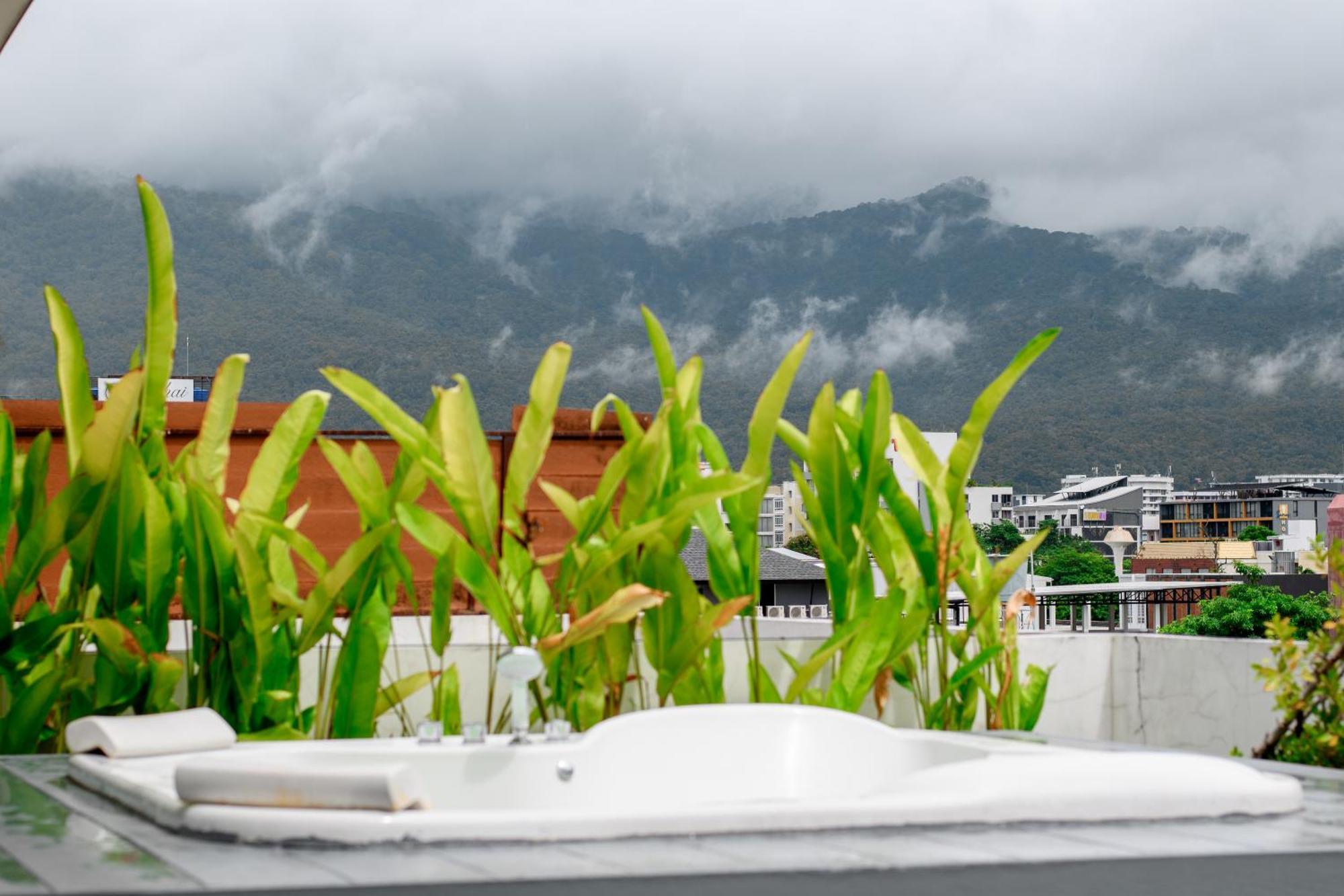 Tolani Nimman Villa Chiang Mai Extérieur photo